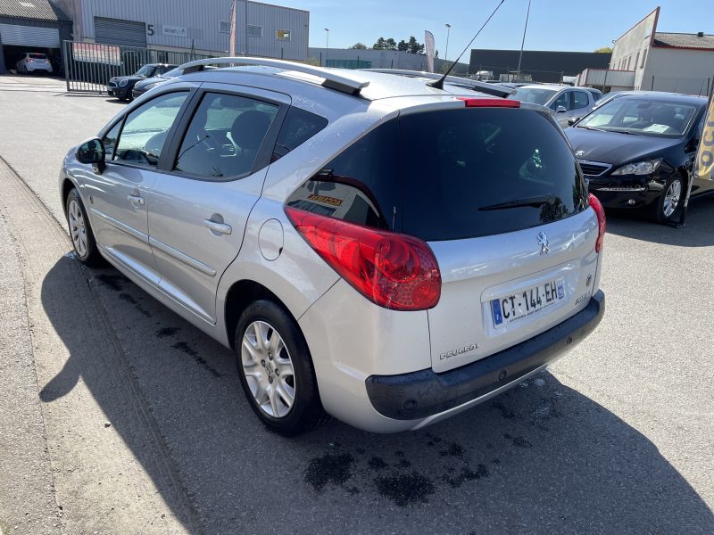 PEUGEOT 207 2013