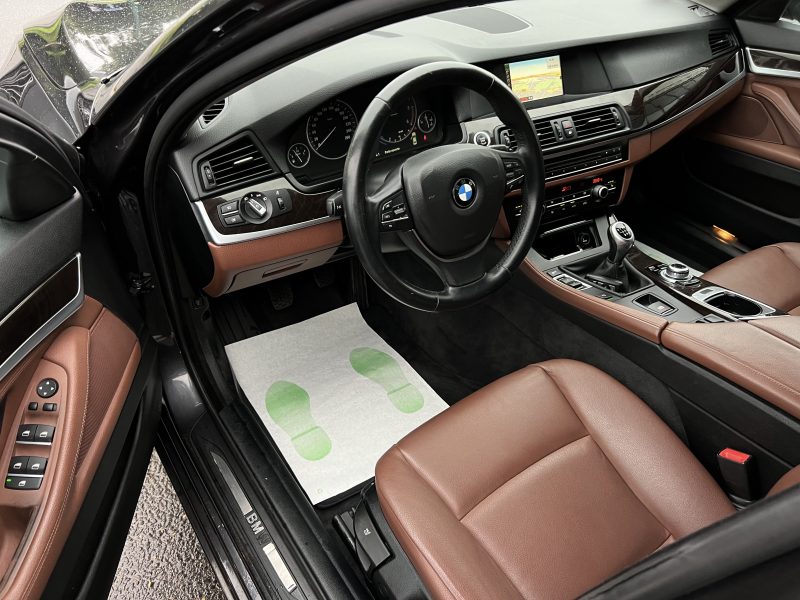 BMW SERIE 5 F10 LUXE 520D 2.0 TWINPOWER TURBO 184 Cv TOIT OUVRANT CUIR GPS ATTELAGE - GARANTIE 1 AN