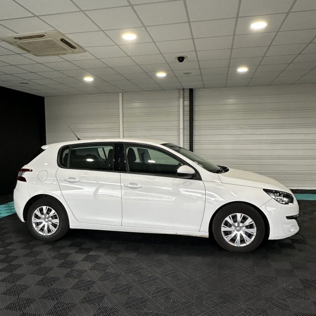 PEUGEOT 308 II 1.6 HDi 100 cv Style Garantie 12 Mois