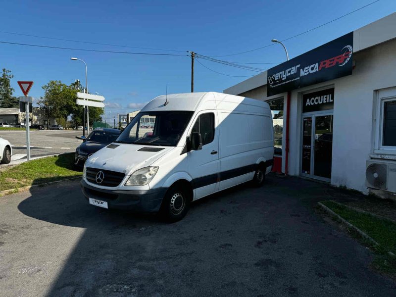 MERCEDES-BENZ SPRINTER L1H2 211 CDI 