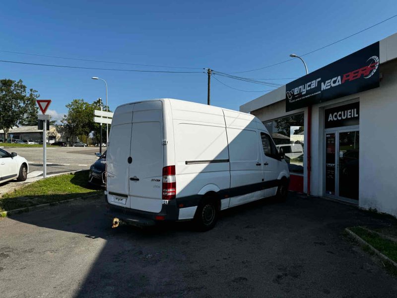 MERCEDES-BENZ SPRINTER L1H2 211 CDI 