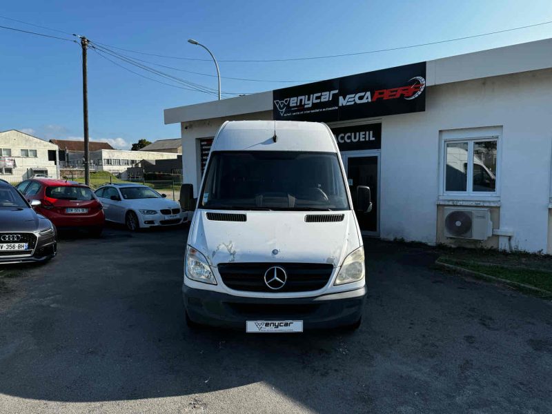 MERCEDES-BENZ SPRINTER L1H2 211 CDI 