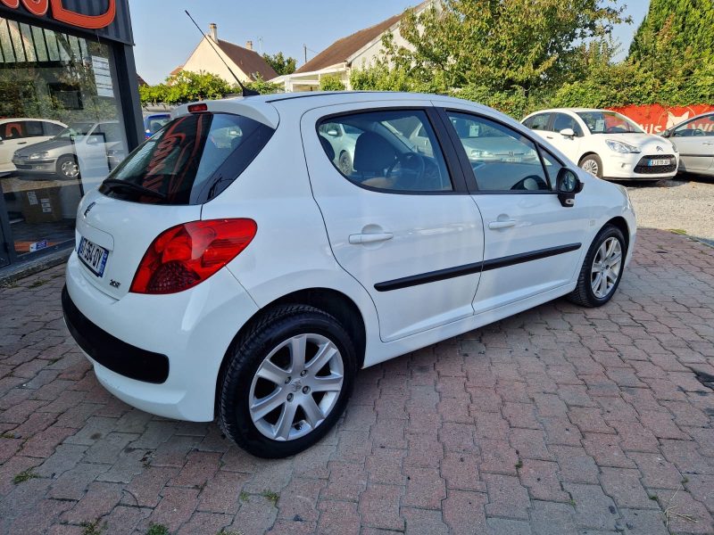 PEUGEOT 207 1.4L i 16v 95cv *PREMIUM* / Réviser_Garantie