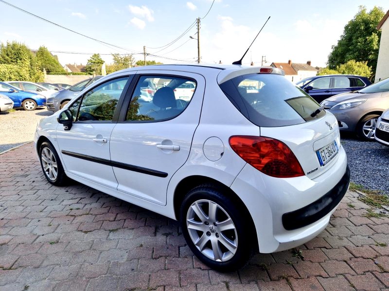 PEUGEOT 207 1.4L i 16v 95cv *PREMIUM* / Réviser_Garantie