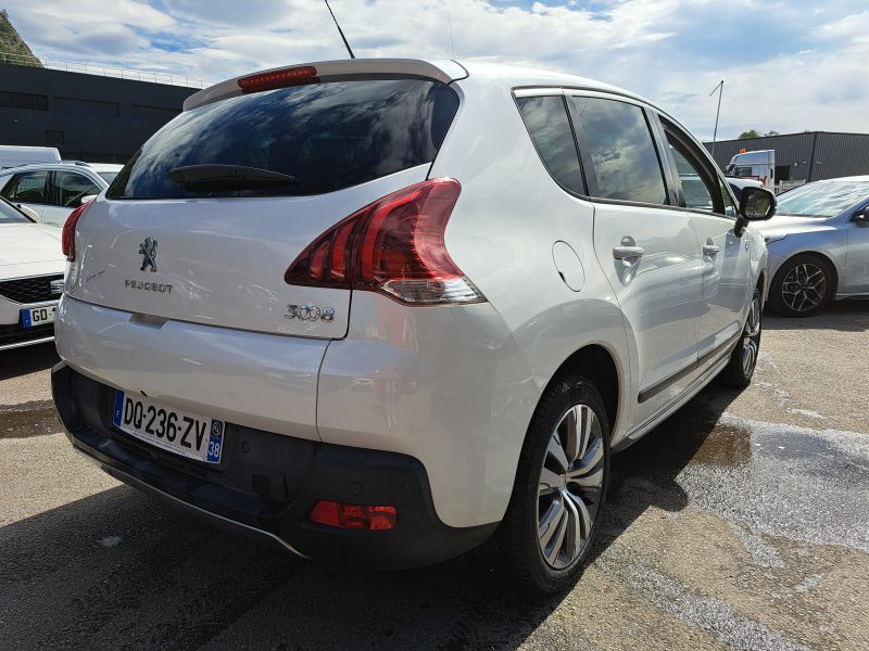 PEUGEOT 3008 2015