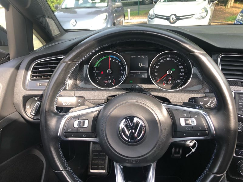 VOLKSWAGEN GOLF VII  2016