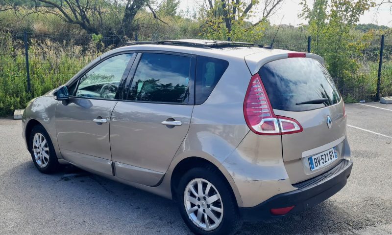 RENAULT SCENIC III 2011