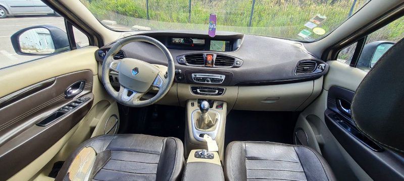 RENAULT SCENIC III 2011