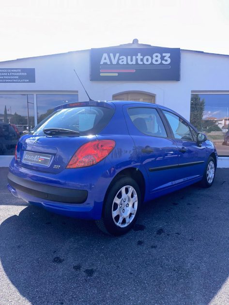 Peugeot 207 1.4L 75CH CT OK / Distribution neuve / Révision Carnet D'entretien berline bleu.