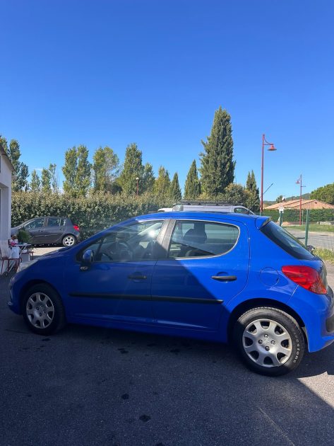 Peugeot 207 1.4L 75CH CT OK / Distribution neuve / Révision Carnet D'entretien berline bleu.