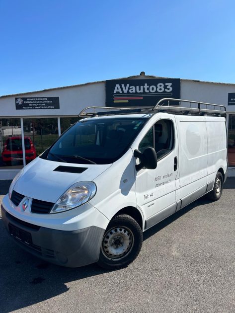 Renault Trafic 2.0 DCI 115CH L2H1 / Moteur à Chaine CT OK Révisée utilitaire, blanc, 7 cv, 5 portes.