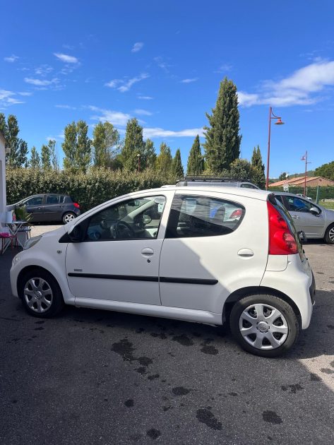 Peugeot 107 1.0 68cv Urban / Moteur à chaine Révisée, citadine, blanche, 4 cv, 5 portes.