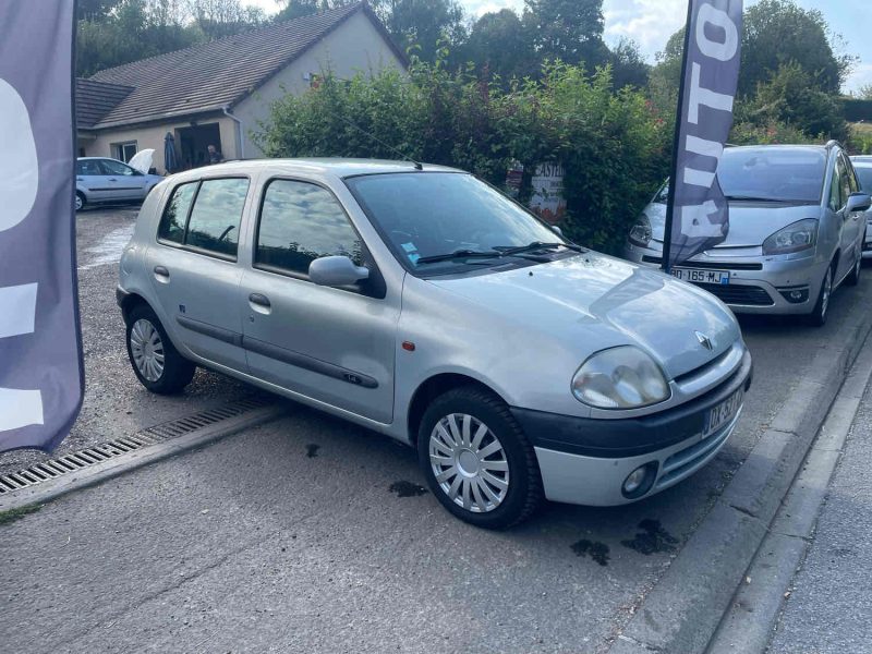 RENAULT CLIO II 1.4i 55CV