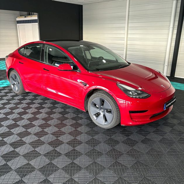 TESLA MODEL 3 2021