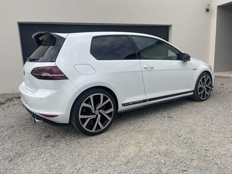 VOLKSWAGEN GOLF VII 2016