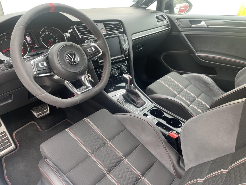 VOLKSWAGEN GOLF VII 2016