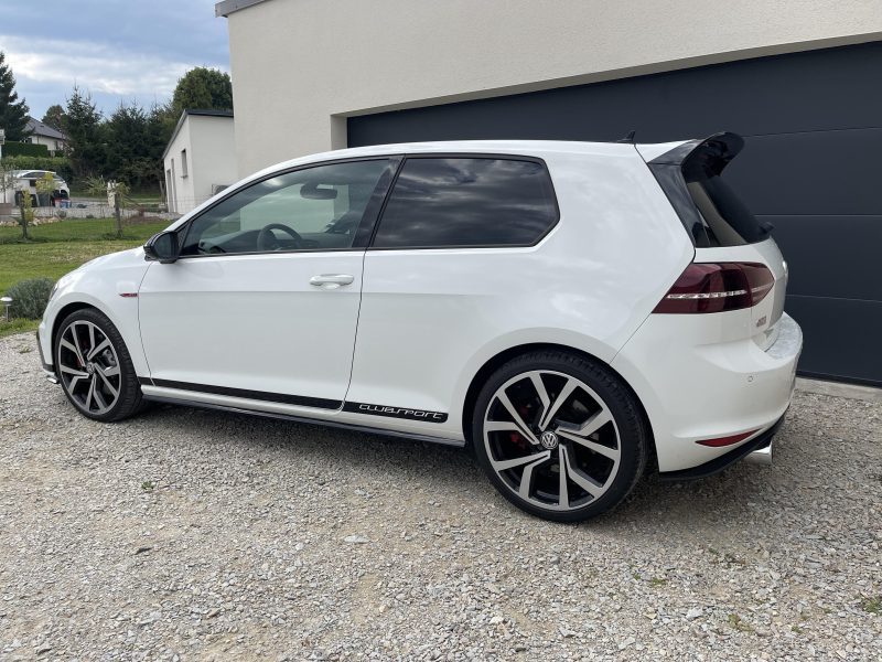 VOLKSWAGEN GOLF VII 2016