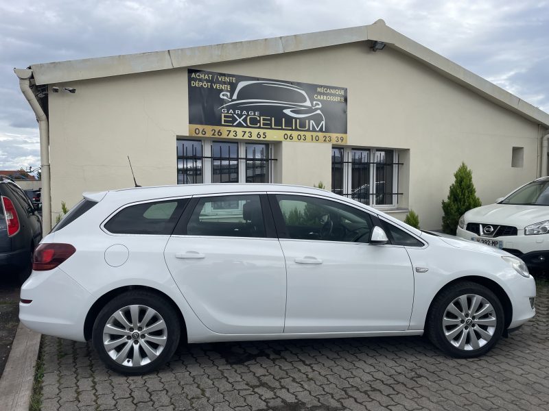 OPEL ASTRA 2011