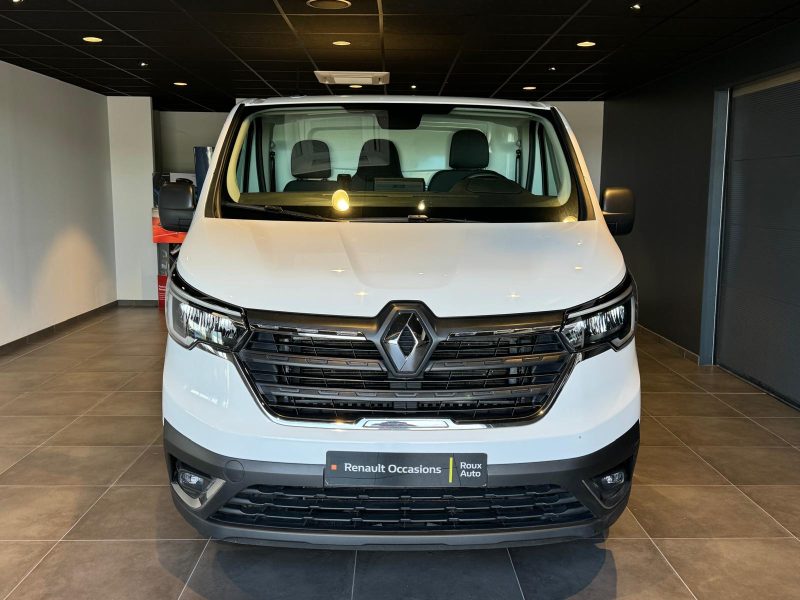 RENAULT  TRAFIC  2023