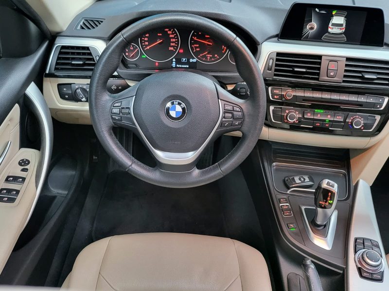 318 i 136cv / LOUNGE