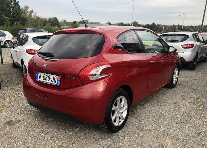 PEUGEOT 208 1.2 vti 82 cv 2014 garantie 12 mois