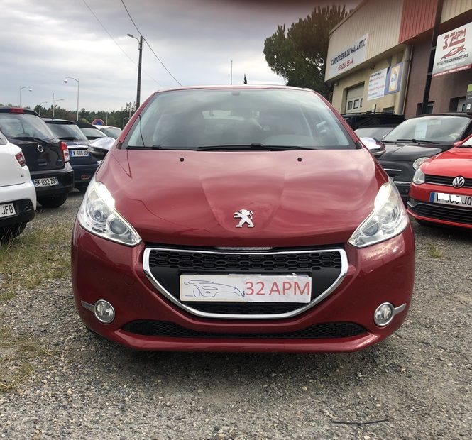 PEUGEOT 208 1.2 vti 82 cv 2014 garantie 12 mois