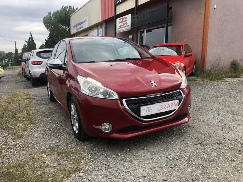 PEUGEOT 208 1.2 vti 82 cv 2014 garantie 12 mois