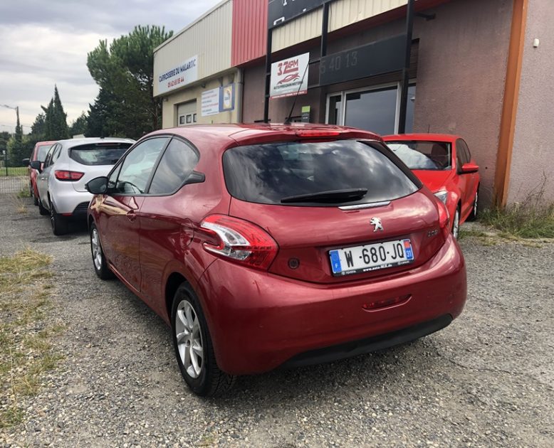 PEUGEOT 208 1.2 vti 82 cv 2014 garantie 12 mois