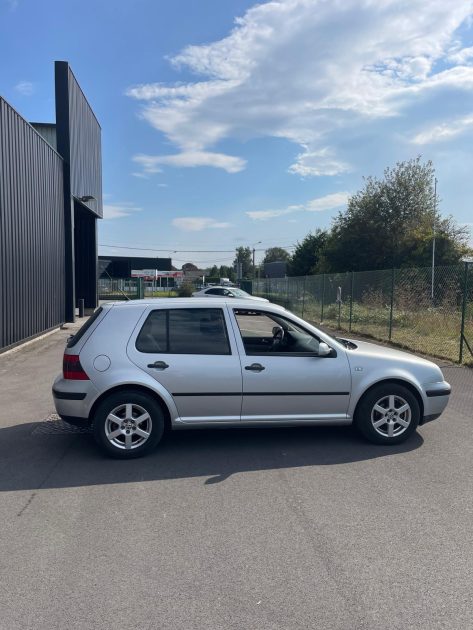 VOLKSWAGEN GOLF V 2001