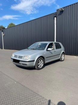 VOLKSWAGEN GOLF V 2001