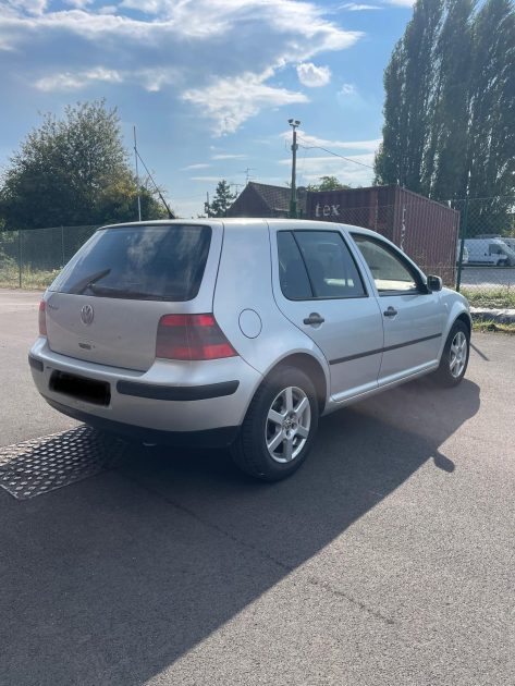 VOLKSWAGEN GOLF V 2001