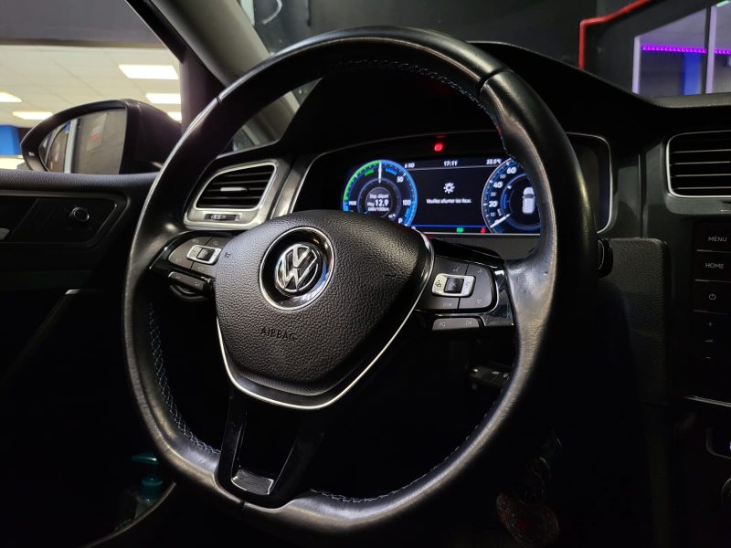 VOLKSWAGEN E-GOLF 136cv / ENTRETIEN COMPLET VOLKSWAGEN+CAMERA DE RECUL+CARPLAY+VIRTUAL COCKPIT+ANGLE