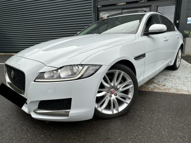 Jaguar Xf II 2.0D 180 PRESTIGE*PANO*MERIDIAN*1°Main*