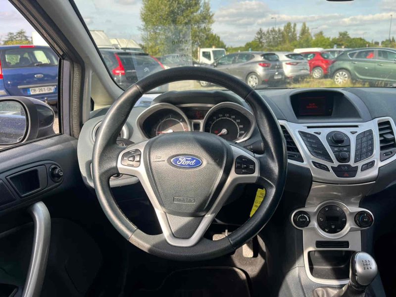 FORD Fiesta VI 5 portes 1.4 TDCi FAP 70 cv Idéal pour un jeune conducteur