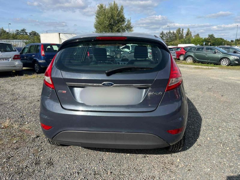 FORD Fiesta VI 5 portes 1.4 TDCi FAP 70 cv Idéal pour un jeune conducteur