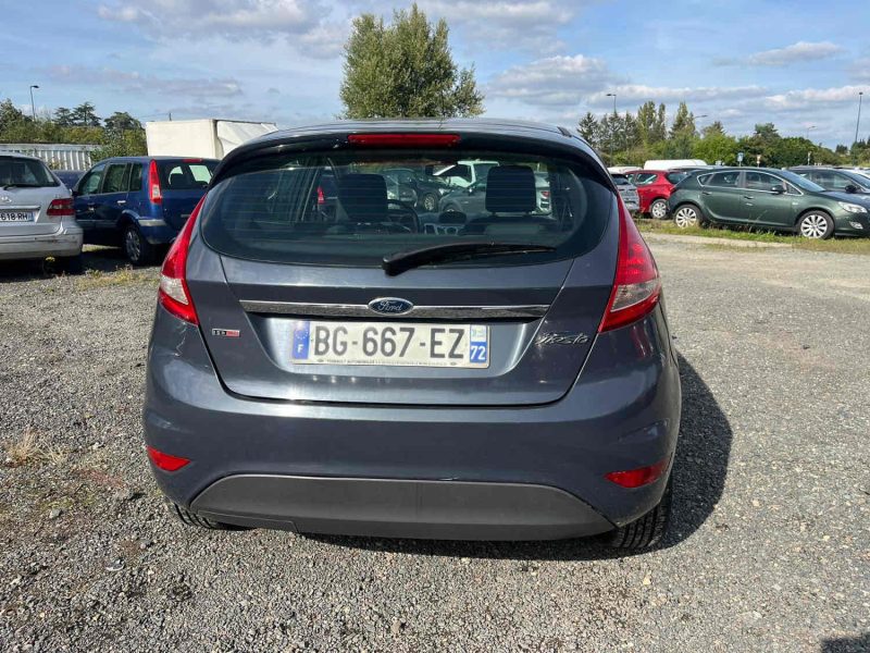 FORD Fiesta VI 5 portes 1.4 TDCi FAP 70 cv Idéal pour un jeune conducteur