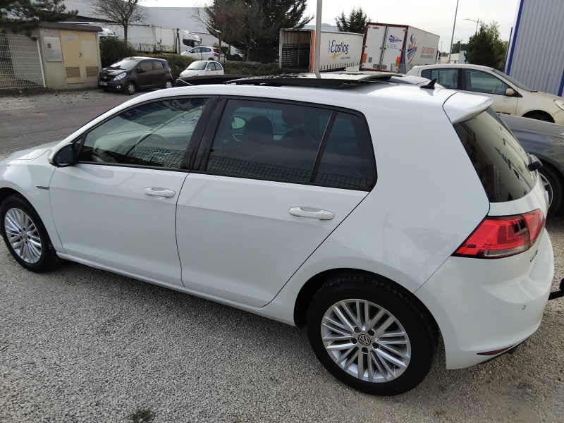 VOLKSWAGEN GOLF VII 2015