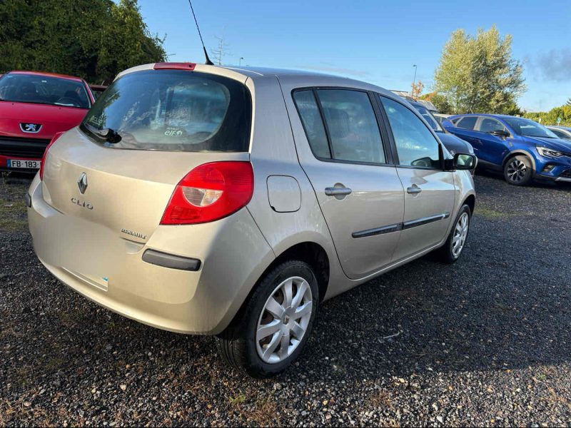 RENAULT Clio III 5 Portes 1.5 dCi 86 cv