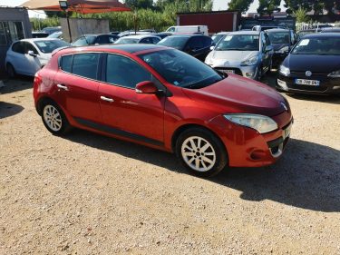 RENAULT MEGANE III Berline bicorps cinq portes (BZ0/1_, B3_ 2009