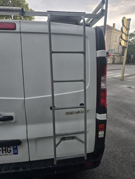 RENAULT TRAFIC III 2015