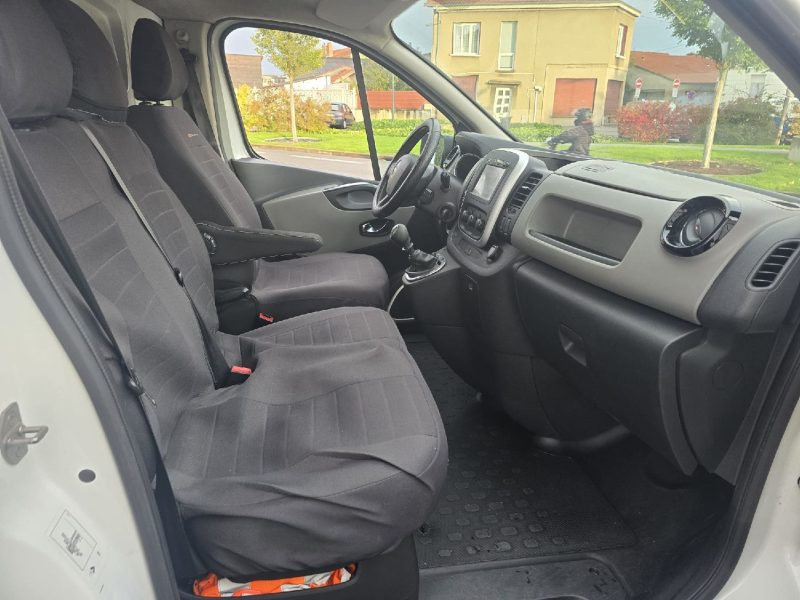 RENAULT TRAFIC III 2015