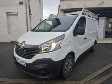 RENAULT TRAFIC III 2015