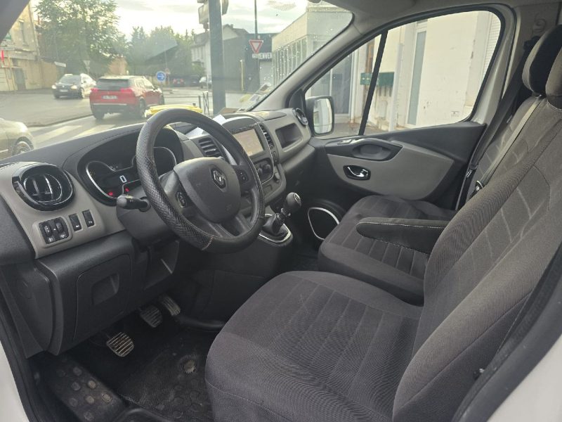 RENAULT TRAFIC III 2015