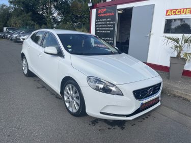 VOLVO V40 Cross Country 2015