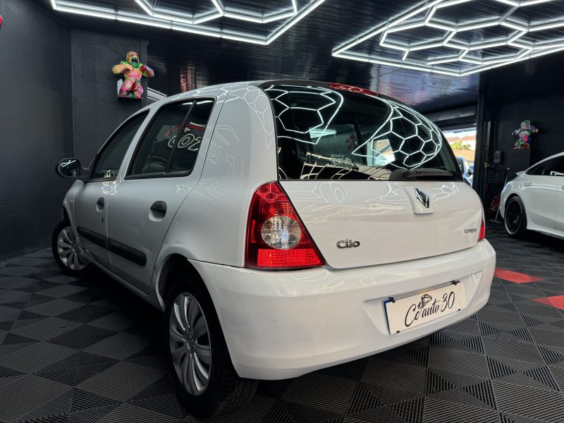 RENAULT CLIO 2010