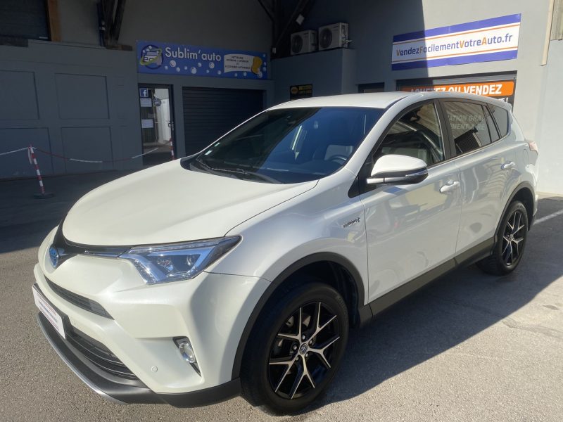 TOYOTA RAV4 TSS AWD  2017 197ch Design