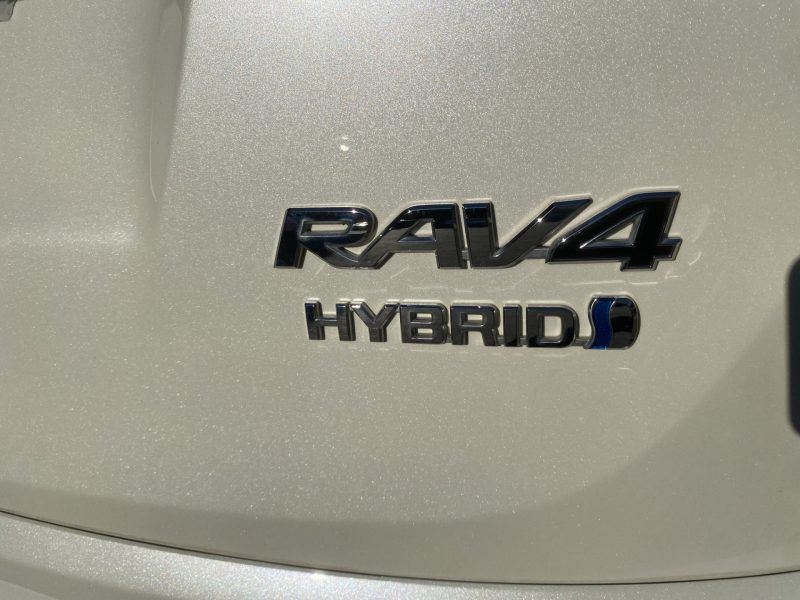 TOYOTA RAV4 TSS AWD  2017 197ch Design