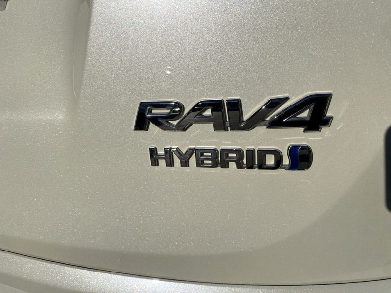 TOYOTA RAV4 TSS AWD  2017 197ch Design