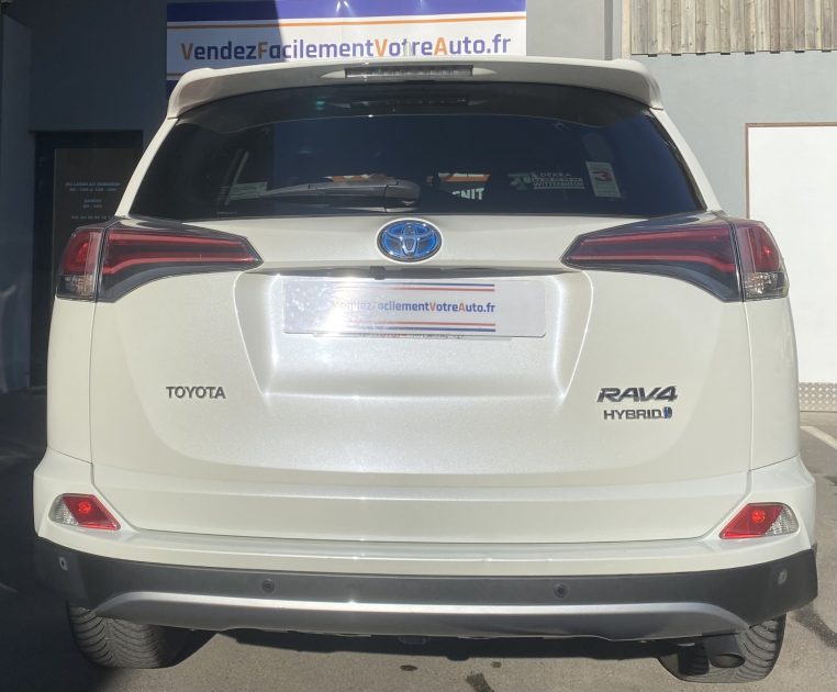 TOYOTA RAV4 TSS AWD  2017 197ch Design