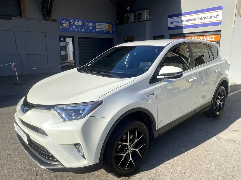 TOYOTA RAV4 TSS AWD  2017 197ch Design